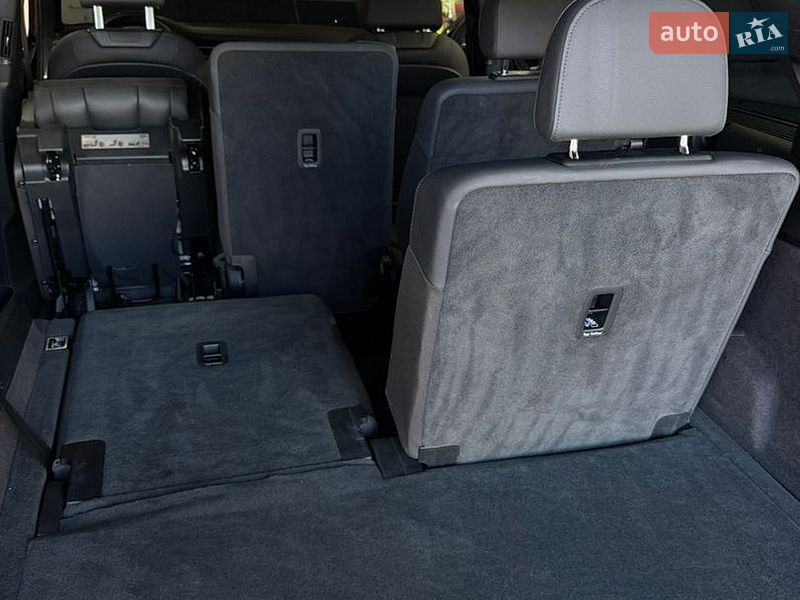 Позашляховик / Кросовер Audi Q7 2021 в Ужгороді