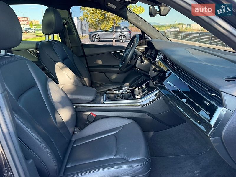 Позашляховик / Кросовер Audi Q7 2021 в Ужгороді