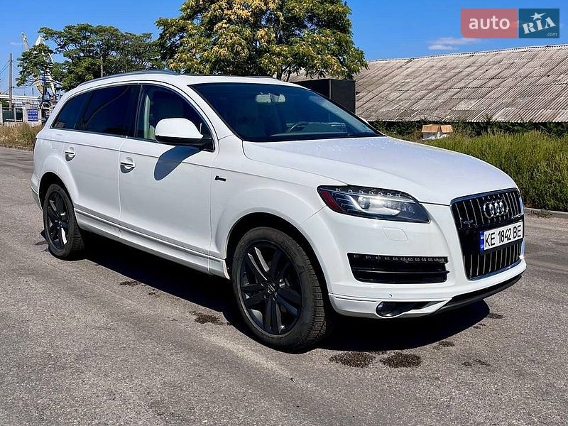 Позашляховик / Кросовер Audi Q7 2014 в Дніпрі