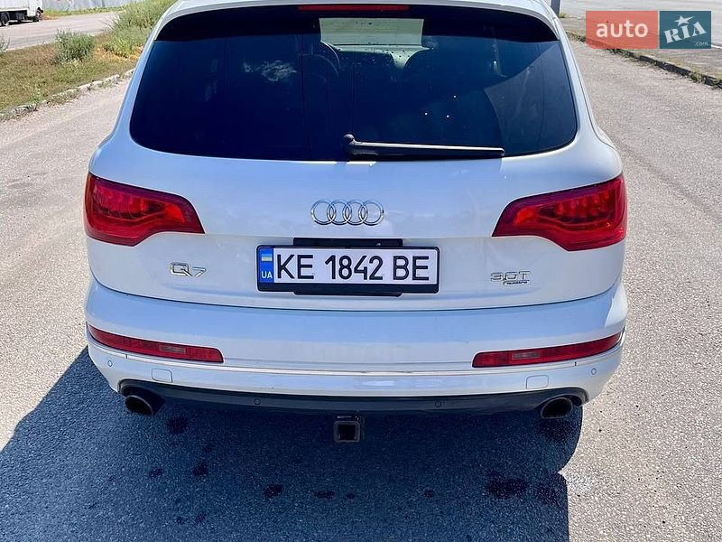 Позашляховик / Кросовер Audi Q7 2014 в Дніпрі