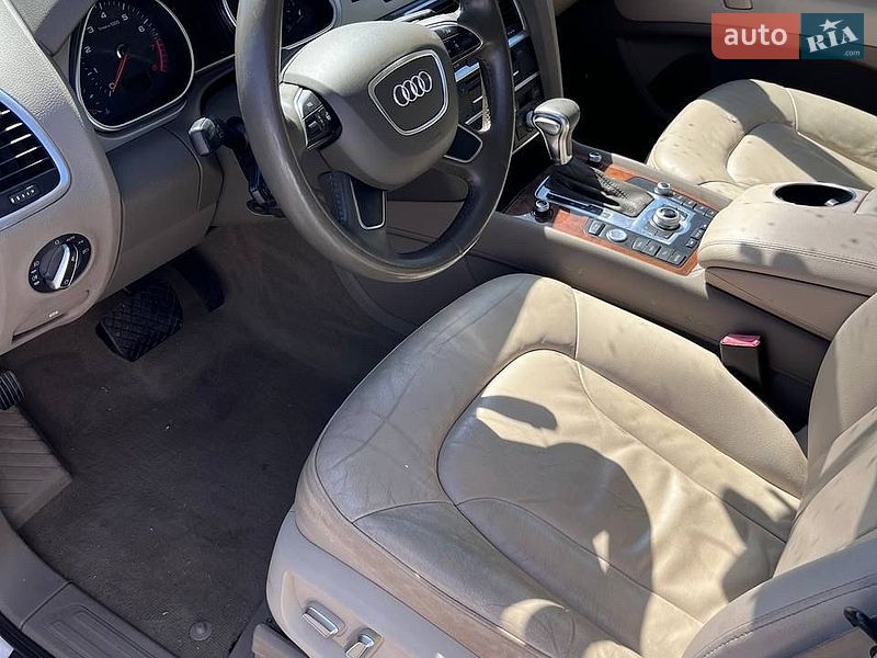 Позашляховик / Кросовер Audi Q7 2014 в Дніпрі