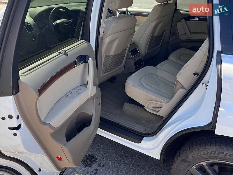 Позашляховик / Кросовер Audi Q7 2014 в Дніпрі