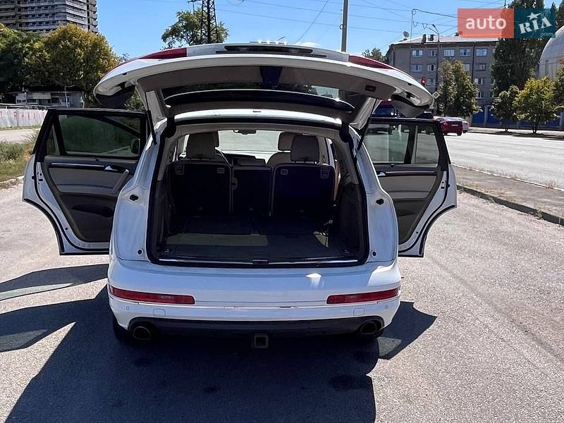 Позашляховик / Кросовер Audi Q7 2014 в Дніпрі