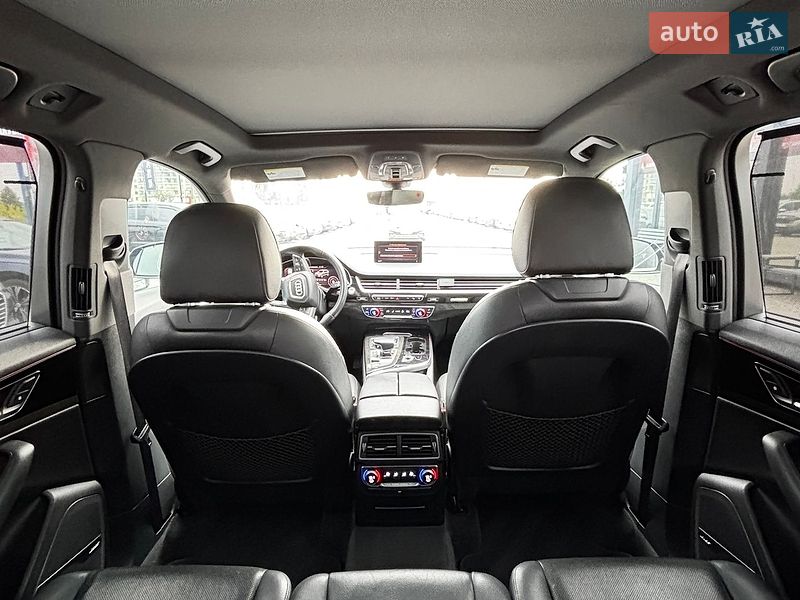 Внедорожник / Кроссовер Audi Q7 2016 в Белогородке