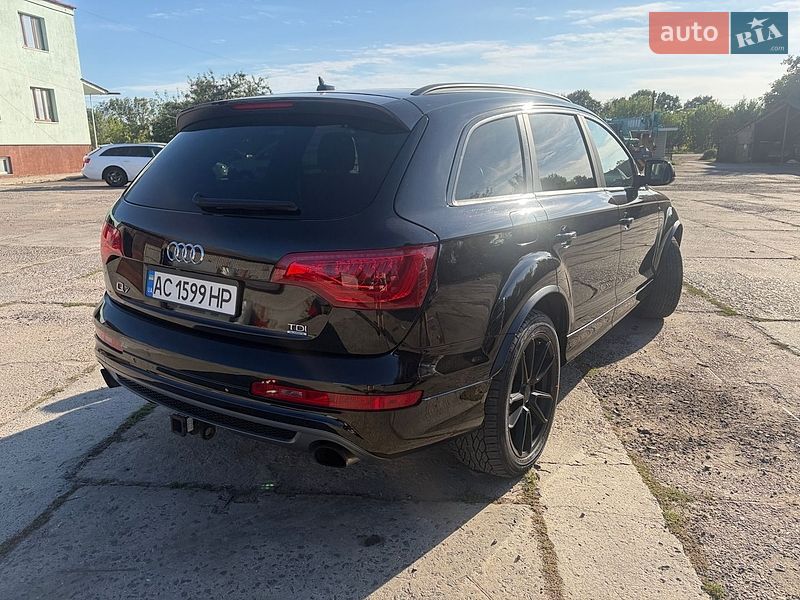 Внедорожник / Кроссовер Audi Q7 2015 в Нововолынске