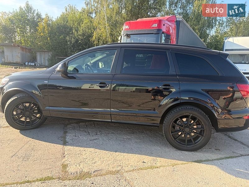 Внедорожник / Кроссовер Audi Q7 2015 в Нововолынске