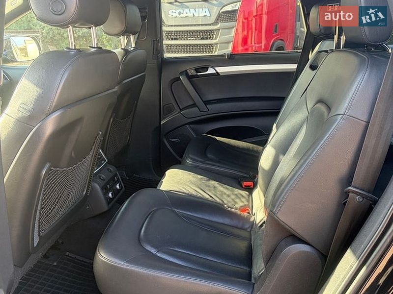 Внедорожник / Кроссовер Audi Q7 2015 в Нововолынске