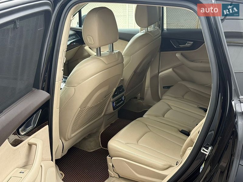 Позашляховик / Кросовер Audi Q7 2016 в Львові