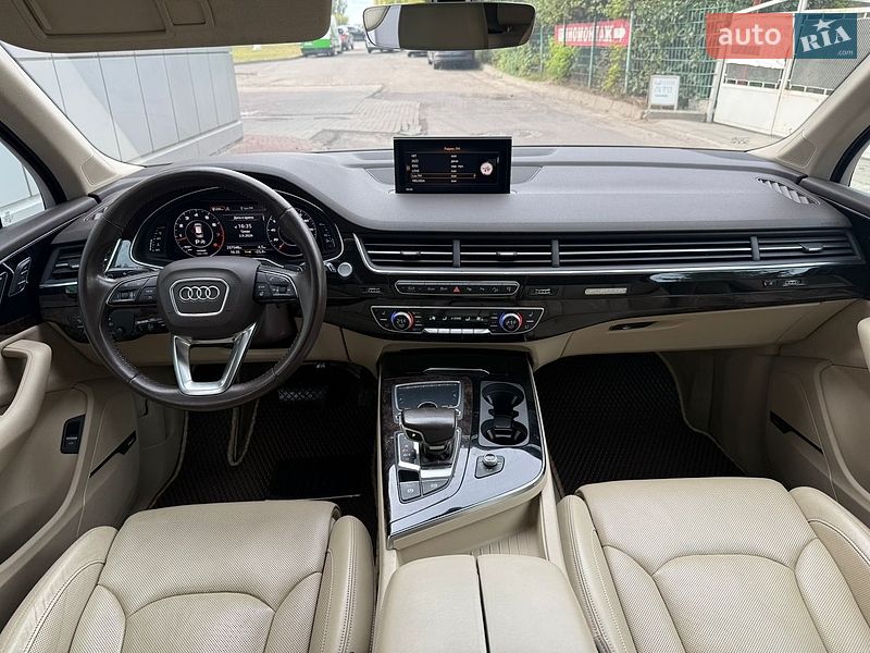 Позашляховик / Кросовер Audi Q7 2016 в Львові