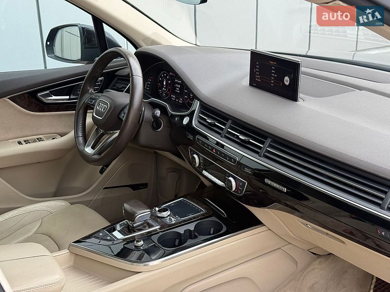 Позашляховик / Кросовер Audi Q7 2016 в Львові
