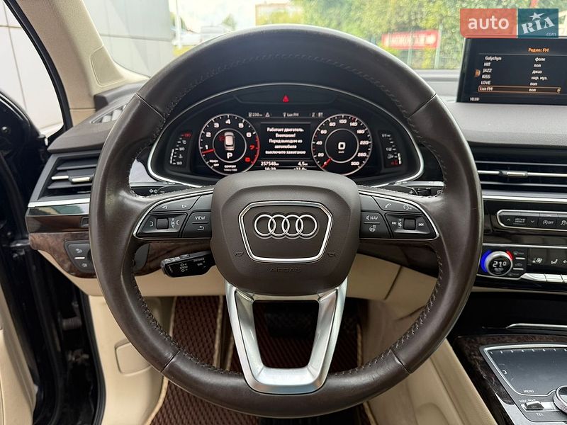Позашляховик / Кросовер Audi Q7 2016 в Львові