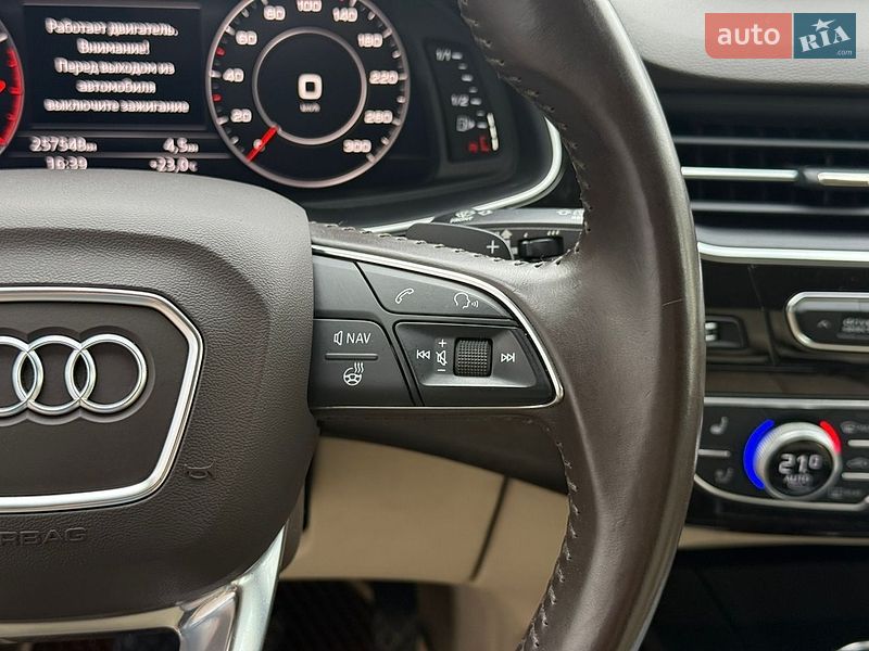 Позашляховик / Кросовер Audi Q7 2016 в Львові