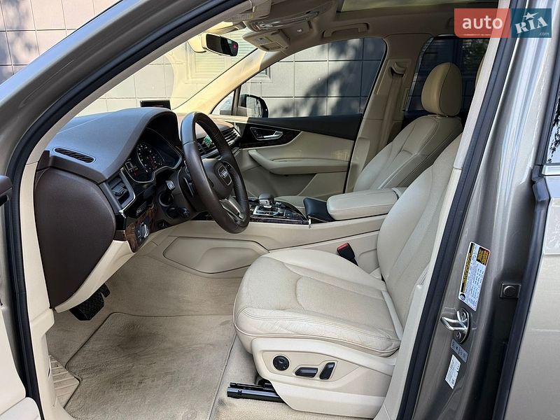 Внедорожник / Кроссовер Audi Q7 2016 в Киеве