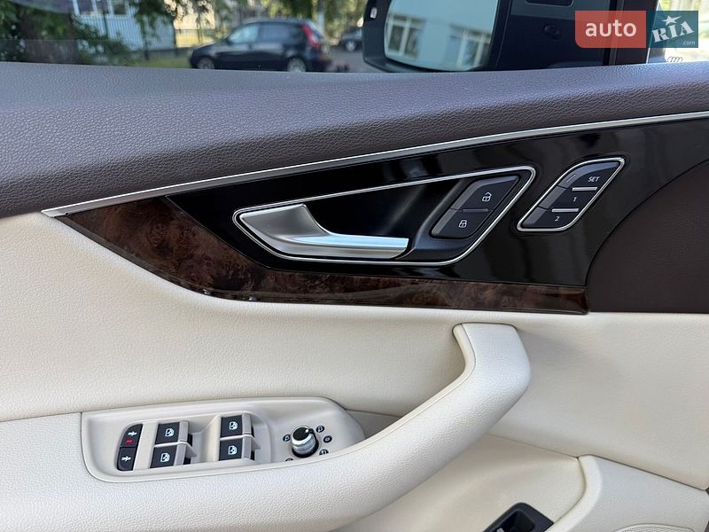 Внедорожник / Кроссовер Audi Q7 2016 в Киеве