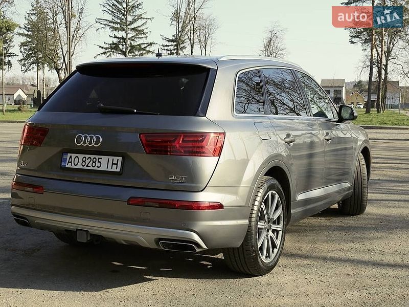 Внедорожник / Кроссовер Audi Q7 2017 в Мукачево