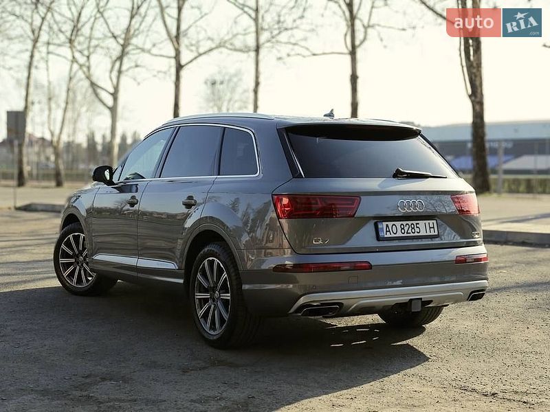 Внедорожник / Кроссовер Audi Q7 2017 в Мукачево