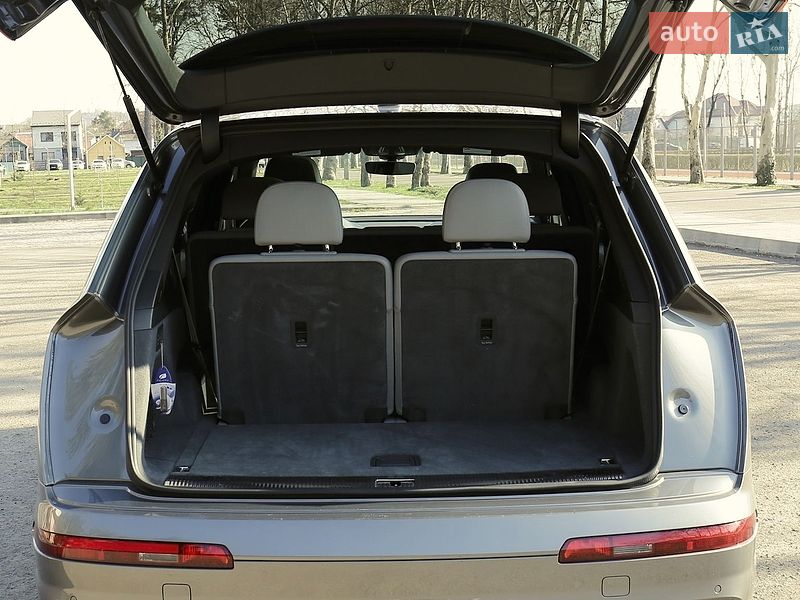 Внедорожник / Кроссовер Audi Q7 2017 в Мукачево