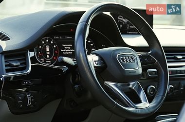 Внедорожник / Кроссовер Audi Q7 2017 в Мукачево