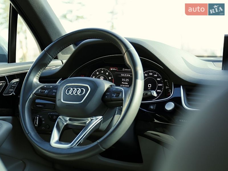 Внедорожник / Кроссовер Audi Q7 2017 в Мукачево