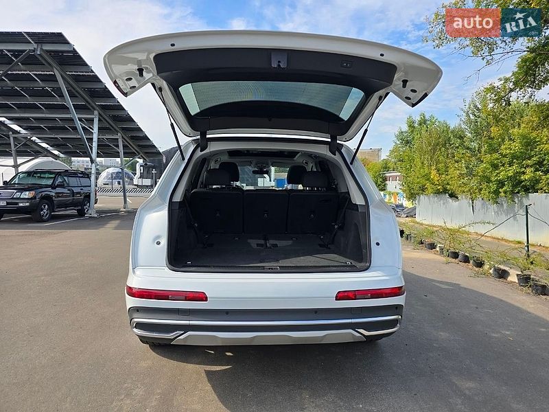 Позашляховик / Кросовер Audi Q7 2023 в Києві