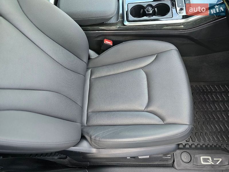 Позашляховик / Кросовер Audi Q7 2023 в Києві