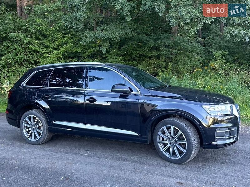Позашляховик / Кросовер Audi Q7 2017 в Львові
