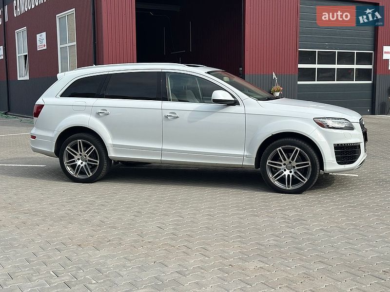 Позашляховик / Кросовер Audi Q7 2015 в Дубні