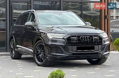 Позашляховик / Кросовер Audi Q7 2019 в Ужгороді