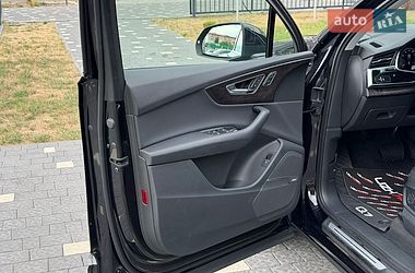 Позашляховик / Кросовер Audi Q7 2019 в Ужгороді