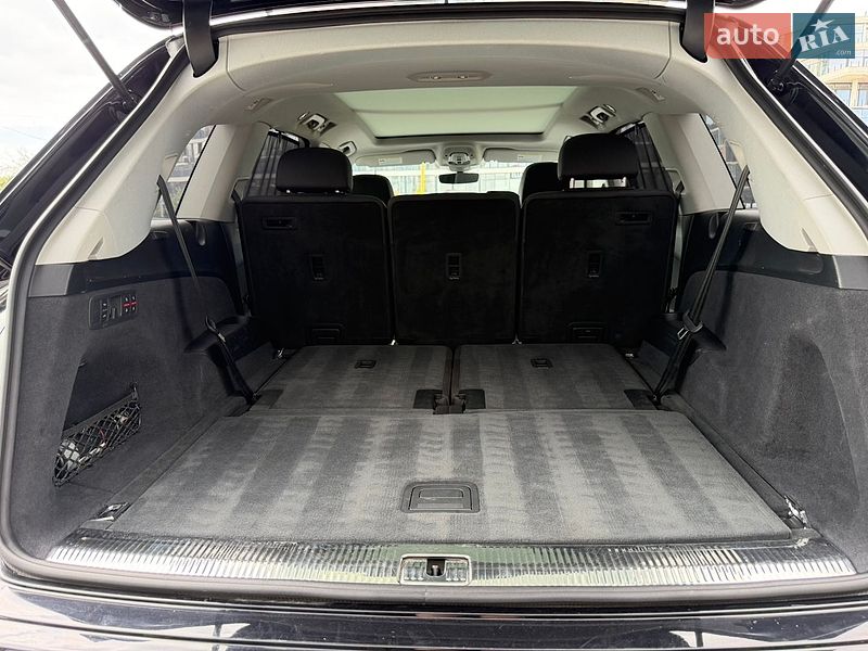 Позашляховик / Кросовер Audi Q7 2019 в Ужгороді