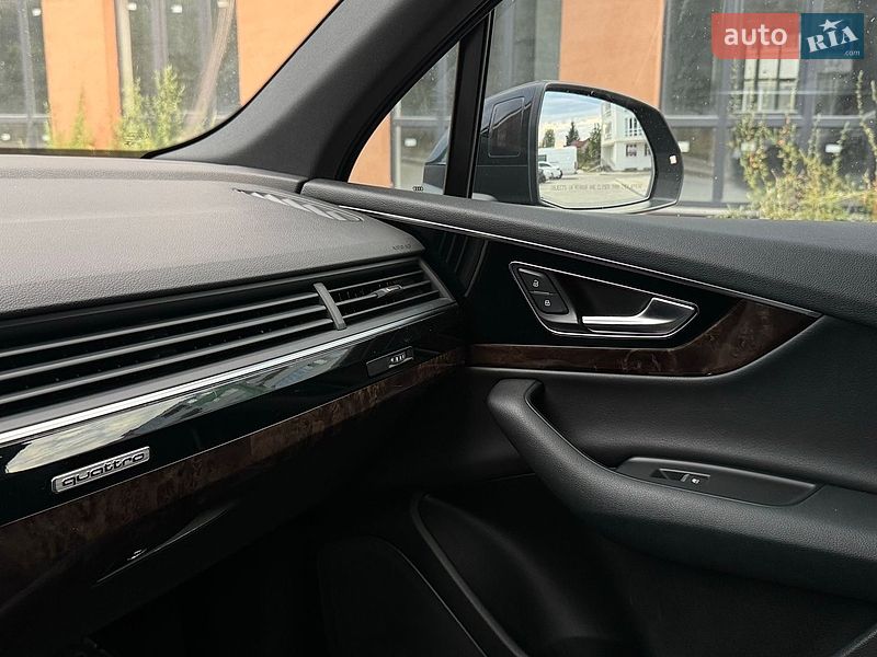 Позашляховик / Кросовер Audi Q7 2016 в Вінниці