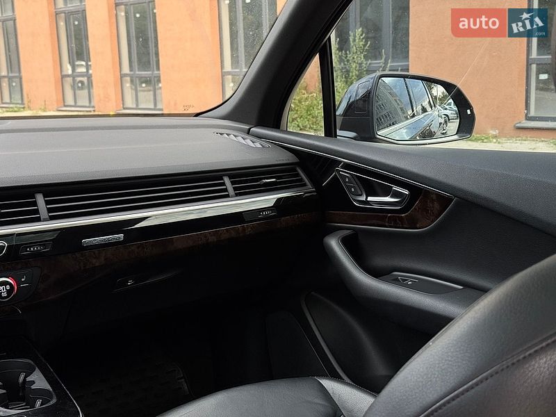 Позашляховик / Кросовер Audi Q7 2016 в Вінниці