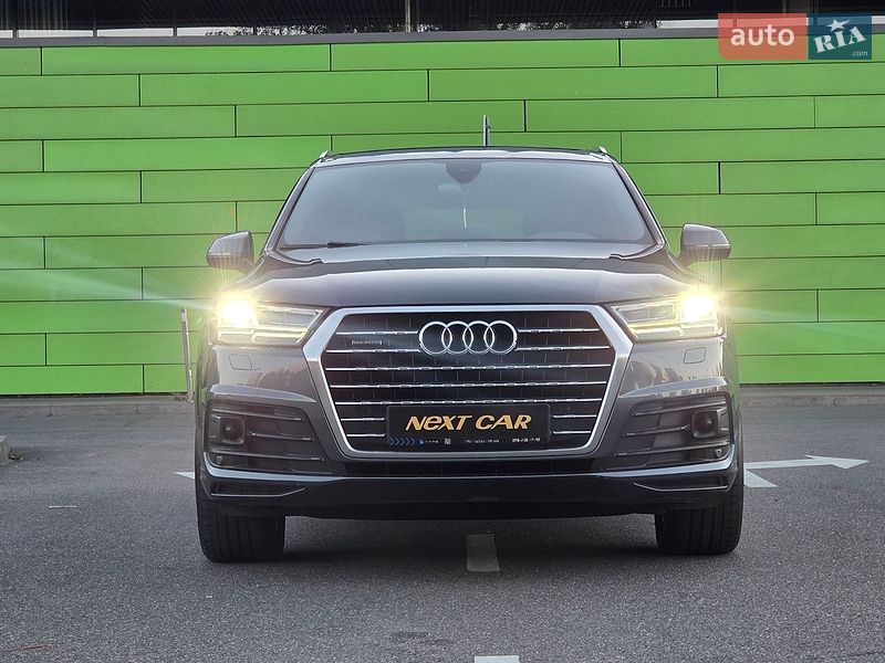 Позашляховик / Кросовер Audi Q7 2015 в Києві