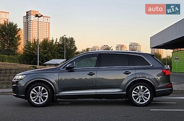 Позашляховик / Кросовер Audi Q7 2015 в Києві