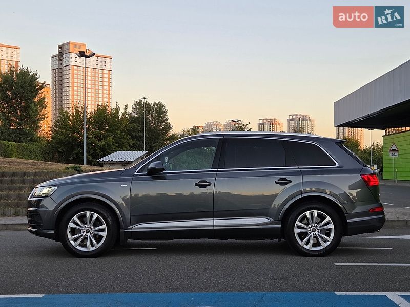 Позашляховик / Кросовер Audi Q7 2015 в Києві