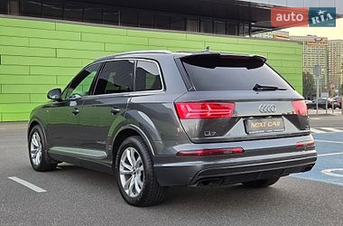 Позашляховик / Кросовер Audi Q7 2015 в Києві
