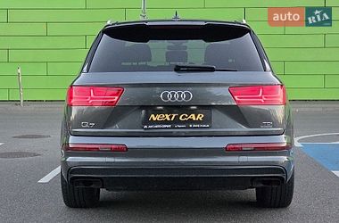 Позашляховик / Кросовер Audi Q7 2015 в Києві
