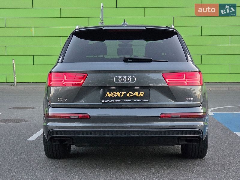Позашляховик / Кросовер Audi Q7 2015 в Києві