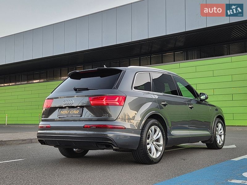 Позашляховик / Кросовер Audi Q7 2015 в Києві