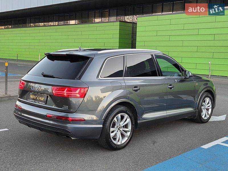 Позашляховик / Кросовер Audi Q7 2015 в Києві