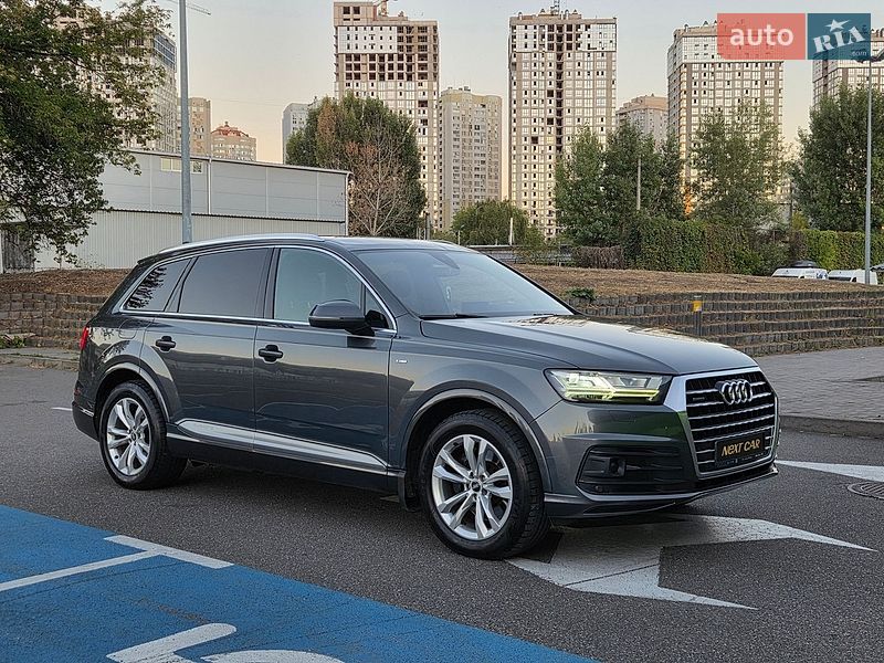 Позашляховик / Кросовер Audi Q7 2015 в Києві