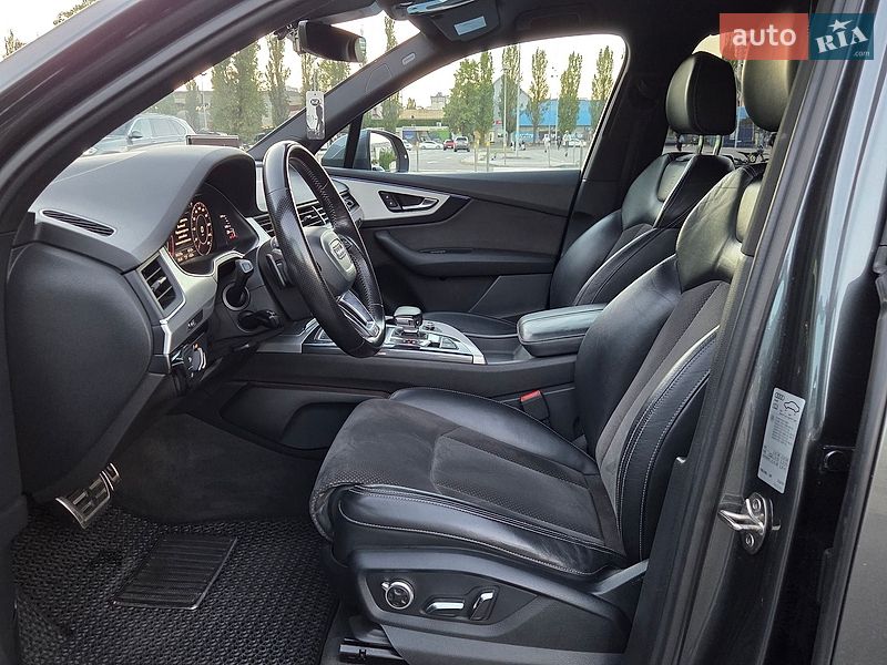 Позашляховик / Кросовер Audi Q7 2015 в Києві