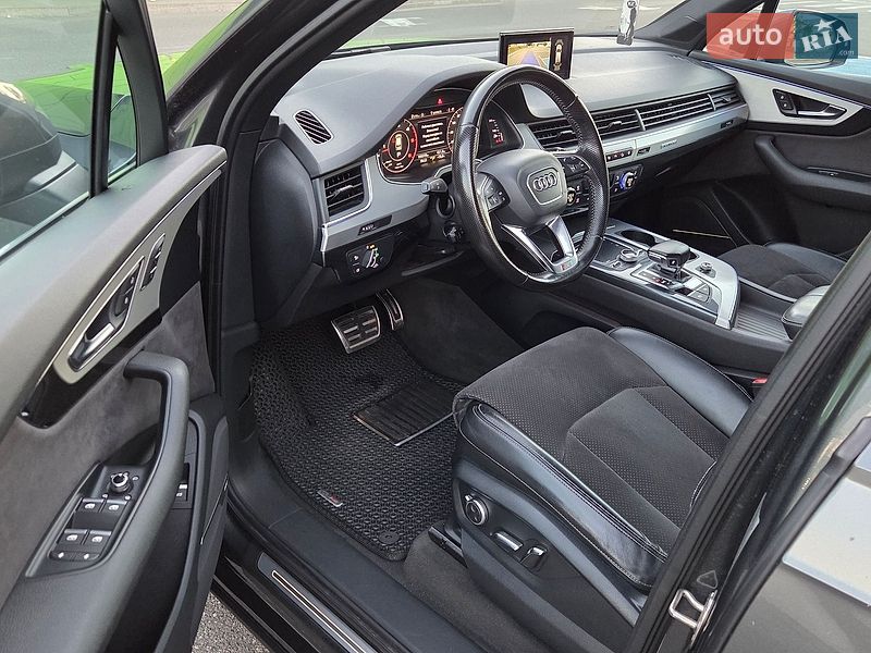 Позашляховик / Кросовер Audi Q7 2015 в Києві