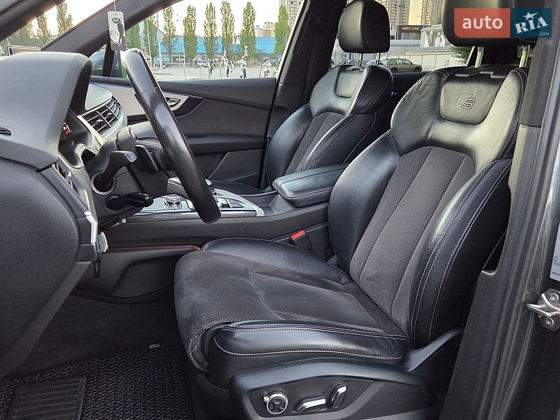 Позашляховик / Кросовер Audi Q7 2015 в Києві