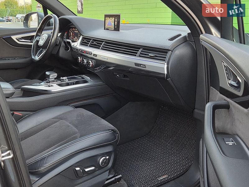 Позашляховик / Кросовер Audi Q7 2015 в Києві