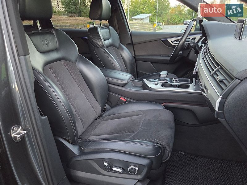 Позашляховик / Кросовер Audi Q7 2015 в Києві
