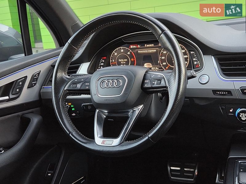 Позашляховик / Кросовер Audi Q7 2015 в Києві
