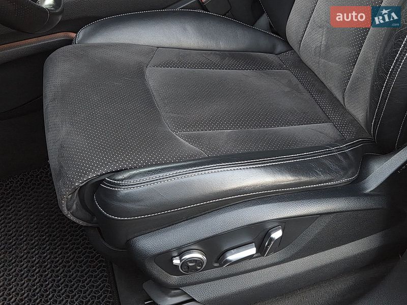 Позашляховик / Кросовер Audi Q7 2015 в Києві