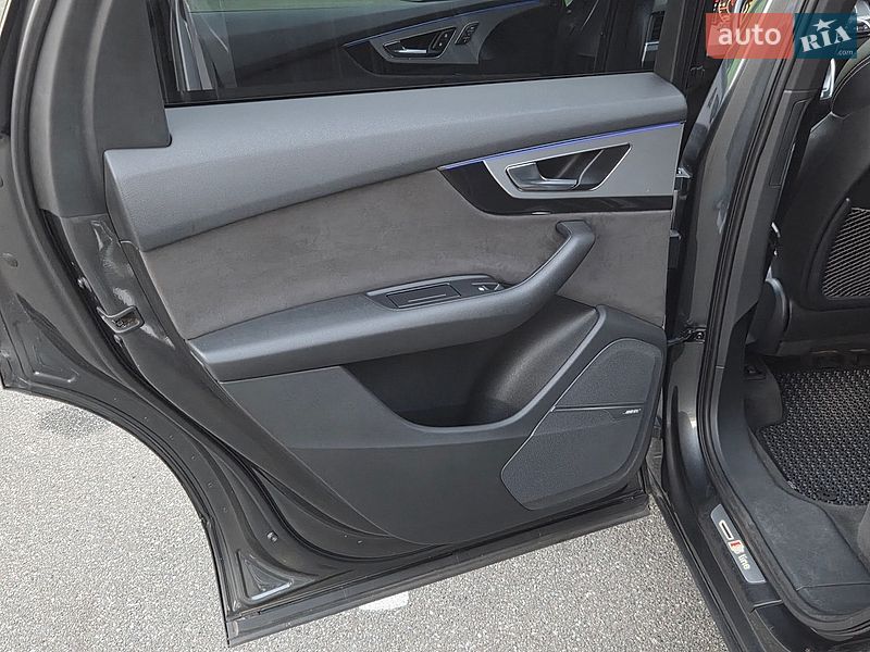 Позашляховик / Кросовер Audi Q7 2015 в Києві
