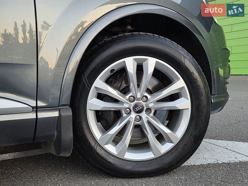 Позашляховик / Кросовер Audi Q7 2015 в Києві